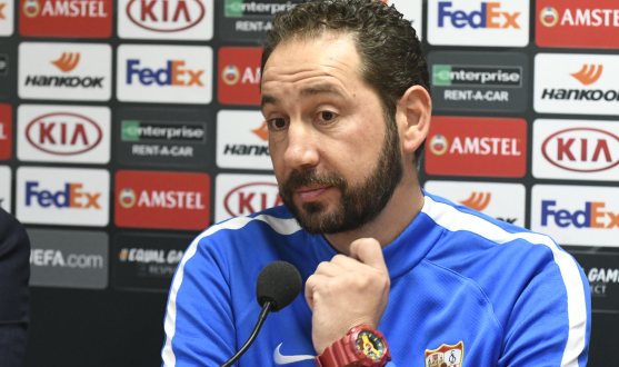 Pablo Machín in the press room of the Maurice Dufrasne
