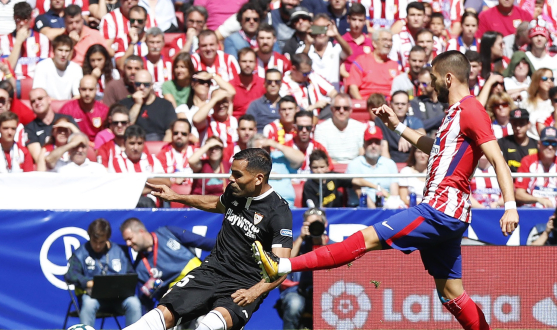 Mercado in action against Atlético Madrid