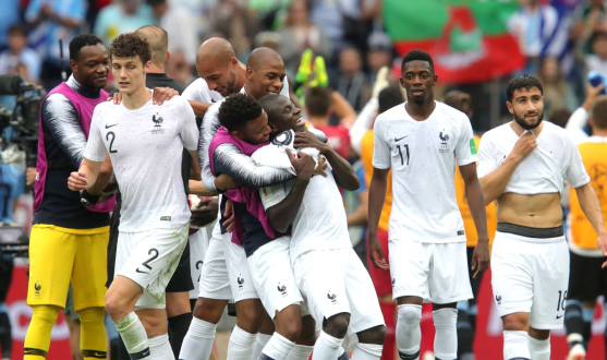 Nzonzi celebra el pase a semifinales del Mundial con Francia