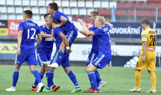 El Sigma celebra un gol ante el Kairat Almaty