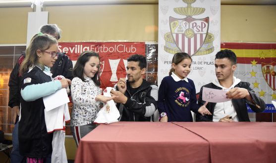Navas y Corchia del Sevilla FC en Pilas