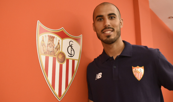 Guido Pizarro signs for Sevilla FC