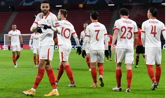 En-Nesyri celebra su gol ante el Stade Rennais