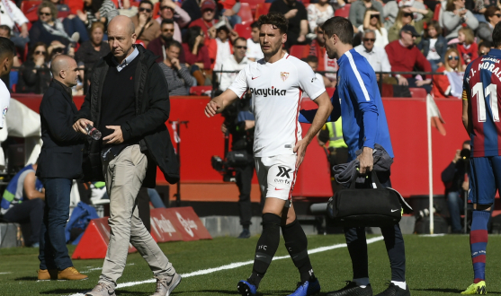 Sergi Gómez se retiró con molestias ante el Levante 