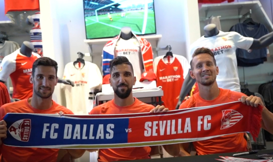 Sergio Rico, Dabbur y De Jong en la tienda del FC Dallas