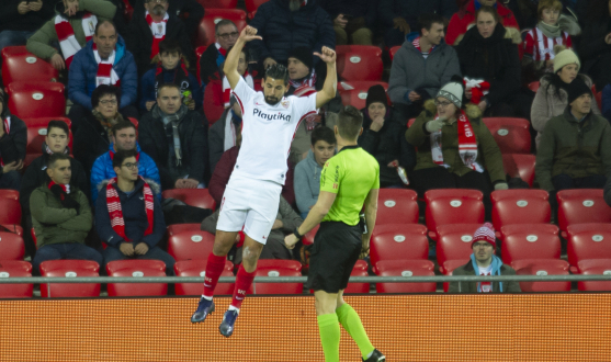 Nolito celebrates his goal in the San Mamés