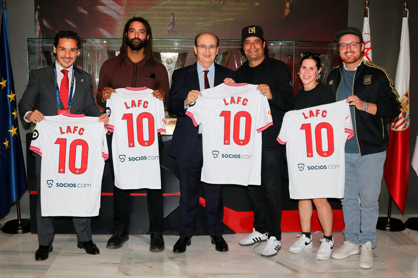 A delegation from LAFC visited the Ramón Sánchez-Pizjuán