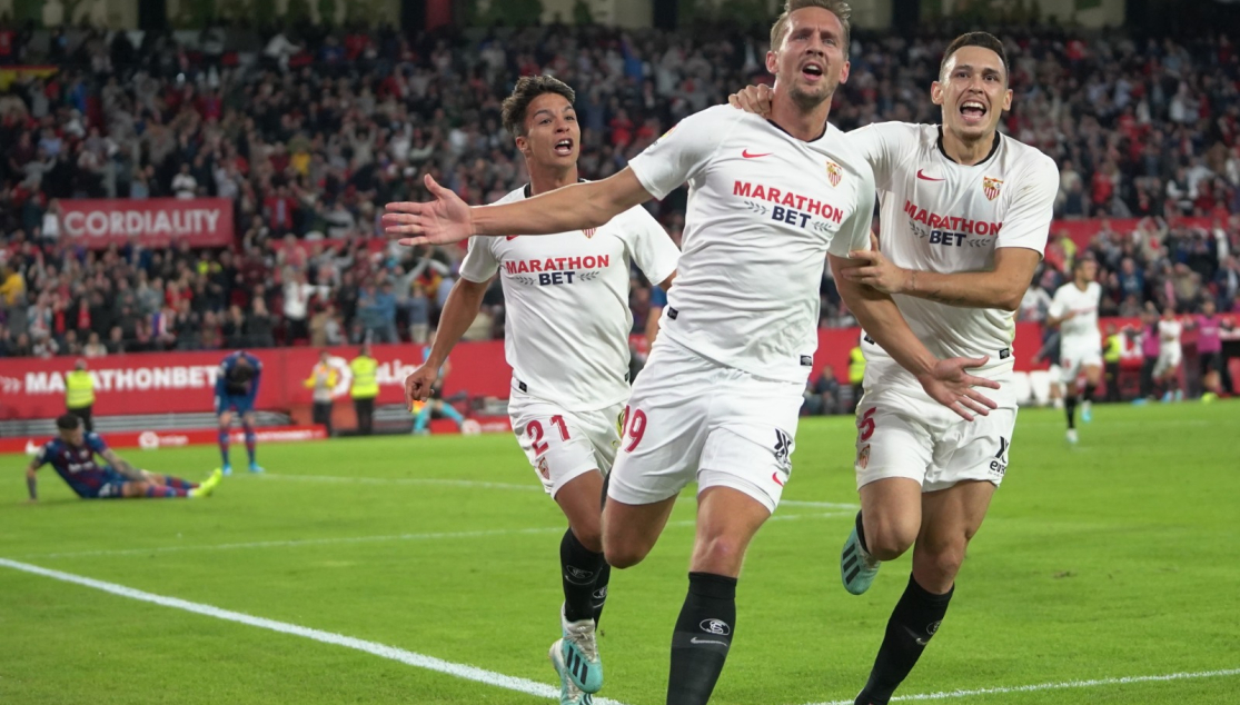 De Jong celebra el tanto de la victoria ante el Levante UD