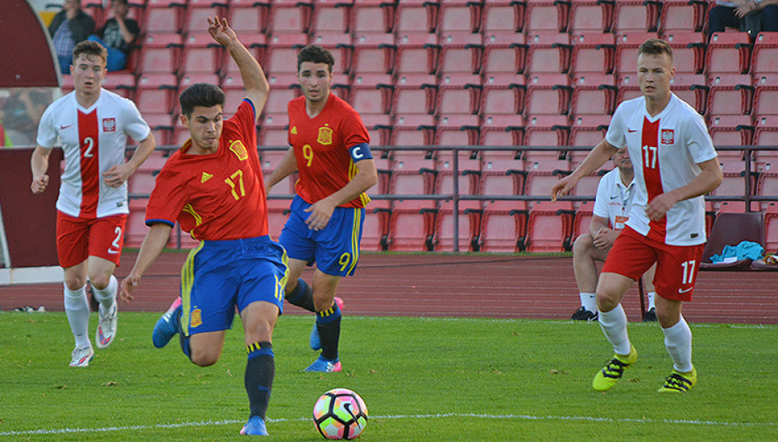 Lara del Sevilla FC con España